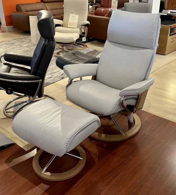 Stressless Aura Medium Chair and Footstool in Paloma Neutral Misty Grey and Oak Signature Base