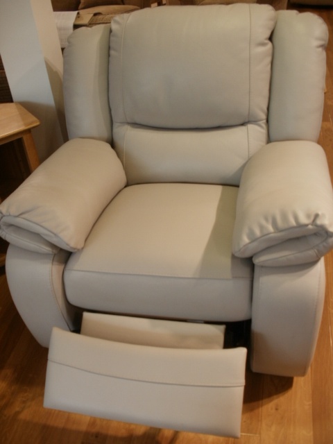Bari Manual Recliner Arm Chair