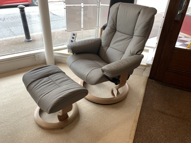 Stressless Mayfair Medium Chair and Footstool in Batick Wild Dove Classic Base Oak Finish