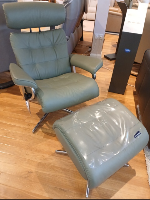 Stressless Erik Chair with Footstool - Cross Base