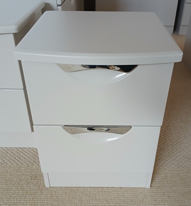 Derwent 2 Drawer Bedside Chest