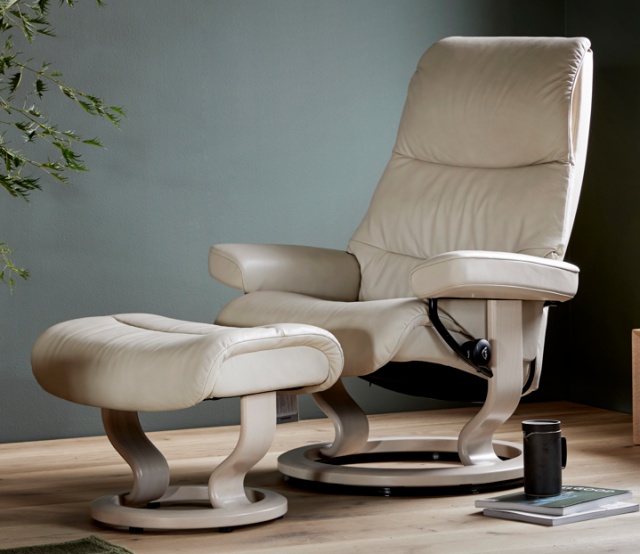 Stressless View Large Chair & Footstool - Classic Base