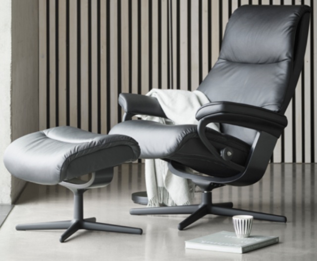 Stressless View Medium Chair & Footstool - Cross Base