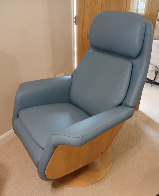 Stressless Sam Power Swivel Chair with Heat and Massage Function
