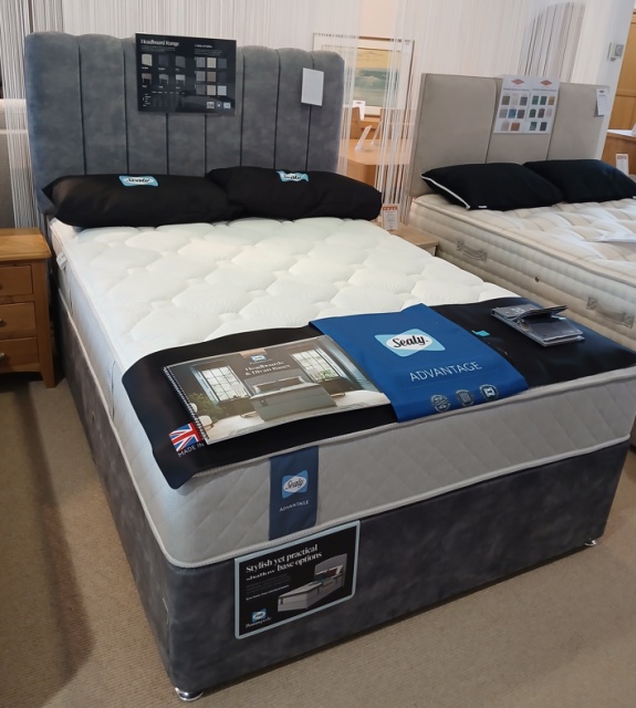 Sealy Tilbury 135cm (Double) Divan Set with 2 Drawers, including Headboard